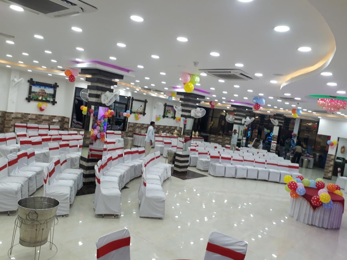 Hotel Natraj Sasaram Экстерьер фото